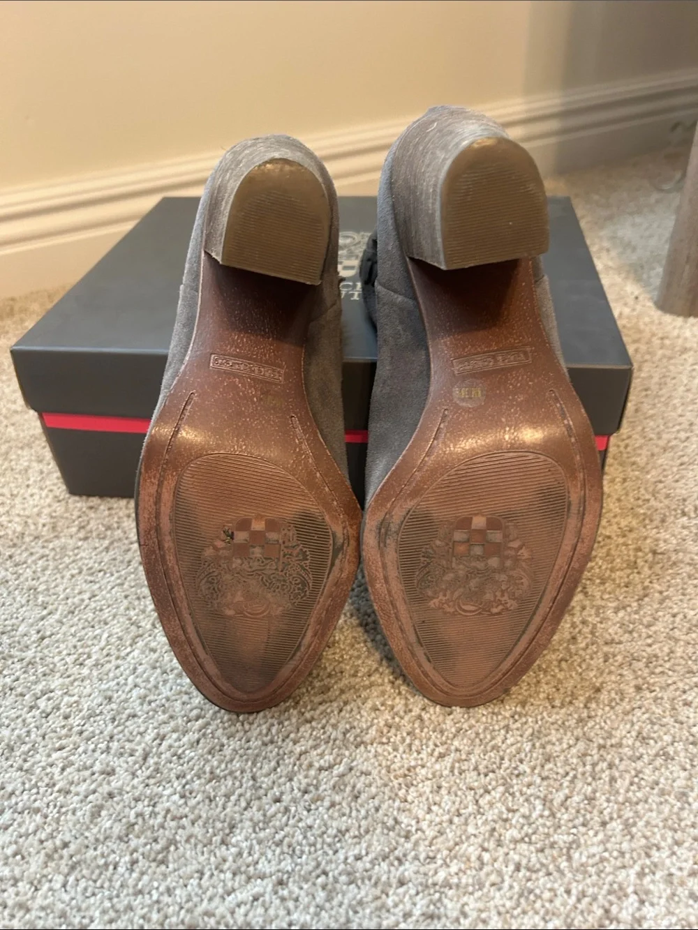 Vince Camuto VC- FretziaCharcoal Suede Ankle Boots size 8